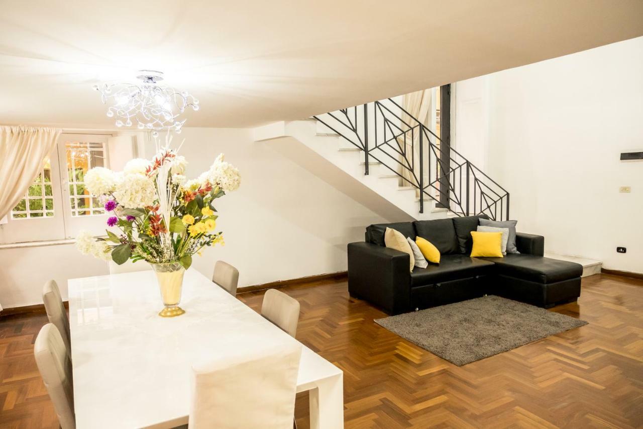 Il Salotto Di Nonna Cornelia 2 Hotel เนเปิลส์ ภายนอก รูปภาพ