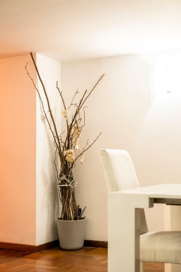 Il Salotto Di Nonna Cornelia 2 Hotel เนเปิลส์ ภายนอก รูปภาพ