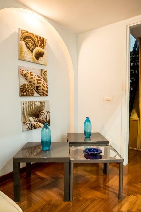 Il Salotto Di Nonna Cornelia 2 Hotel เนเปิลส์ ภายนอก รูปภาพ