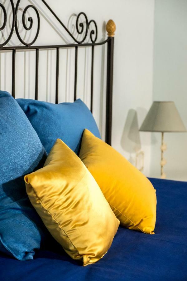 Il Salotto Di Nonna Cornelia 2 Hotel เนเปิลส์ ภายนอก รูปภาพ
