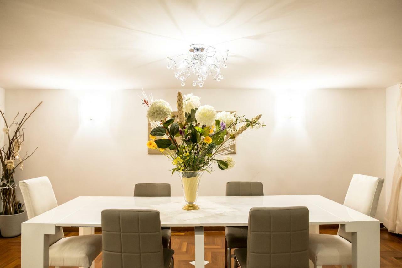 Il Salotto Di Nonna Cornelia 2 Hotel เนเปิลส์ ภายนอก รูปภาพ