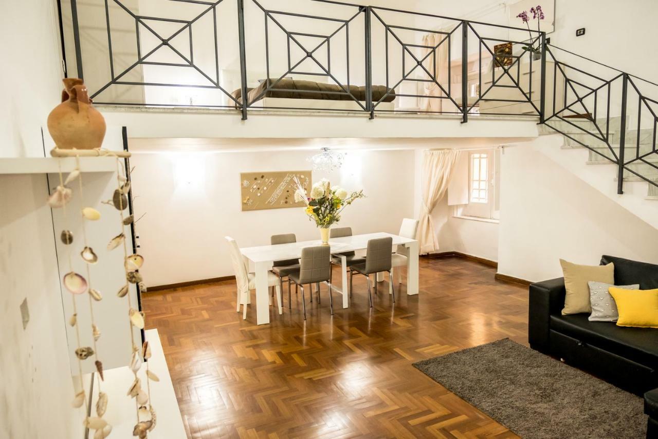 Il Salotto Di Nonna Cornelia 2 Hotel เนเปิลส์ ภายนอก รูปภาพ
