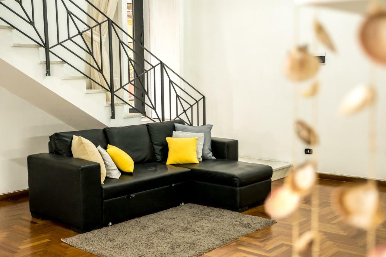 Il Salotto Di Nonna Cornelia 2 Hotel เนเปิลส์ ภายนอก รูปภาพ