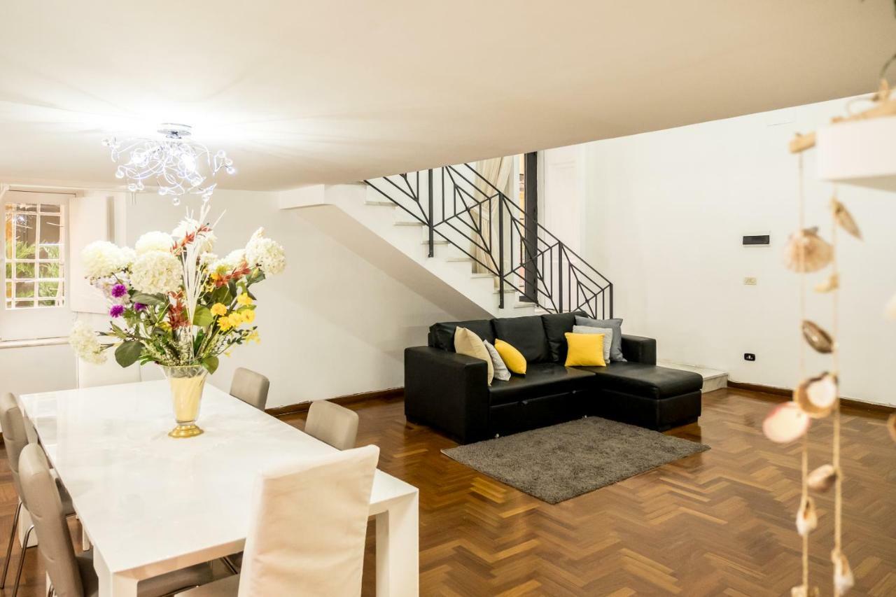 Il Salotto Di Nonna Cornelia 2 Hotel เนเปิลส์ ภายนอก รูปภาพ
