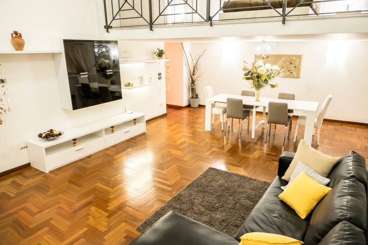 Il Salotto Di Nonna Cornelia 2 Hotel เนเปิลส์ ภายนอก รูปภาพ