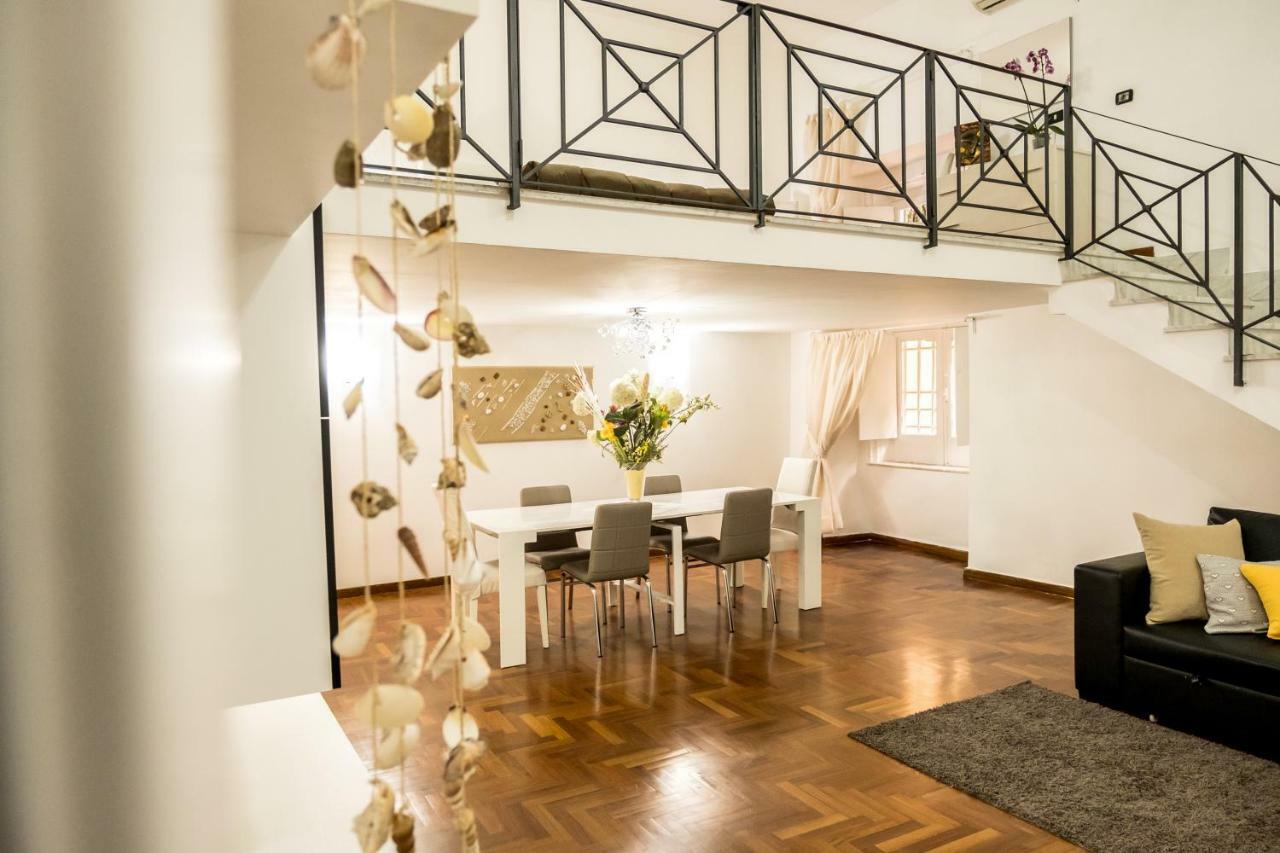 Il Salotto Di Nonna Cornelia 2 Hotel เนเปิลส์ ภายนอก รูปภาพ