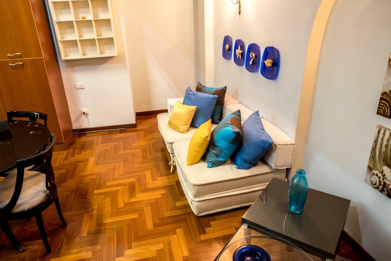 Il Salotto Di Nonna Cornelia 2 Hotel เนเปิลส์ ภายนอก รูปภาพ
