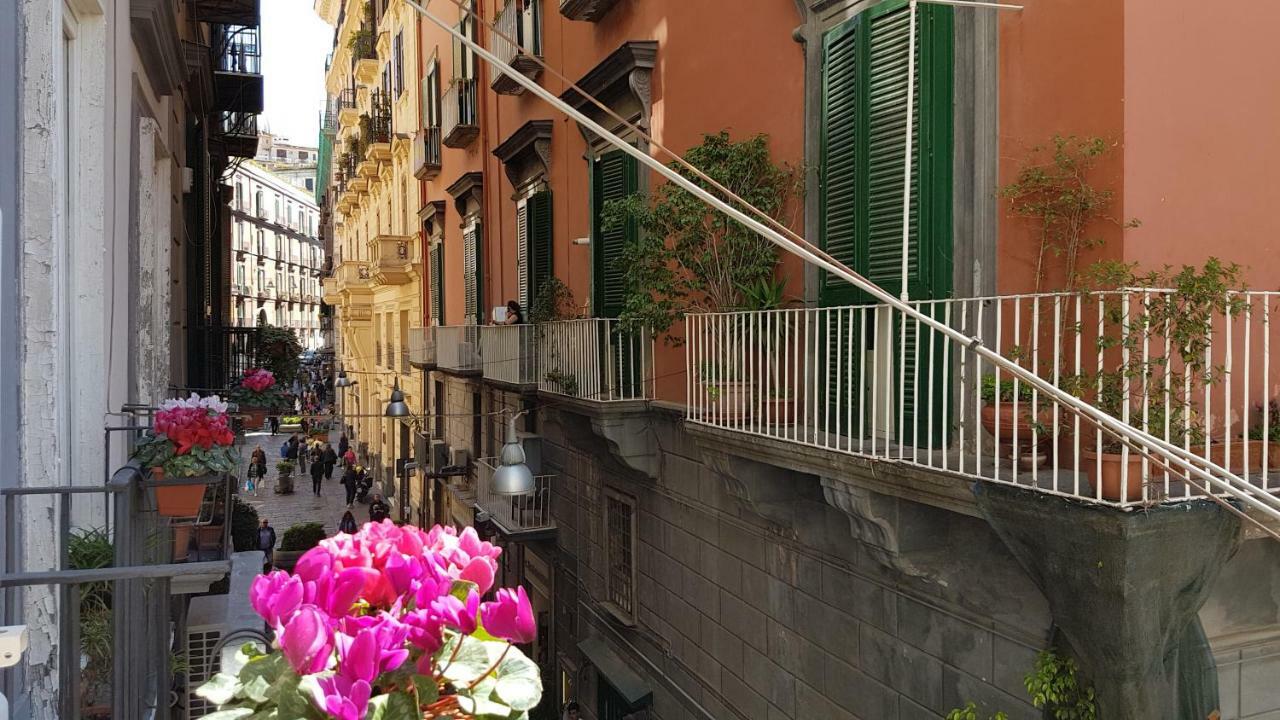 Il Salotto Di Nonna Cornelia 2 Hotel เนเปิลส์ ภายนอก รูปภาพ