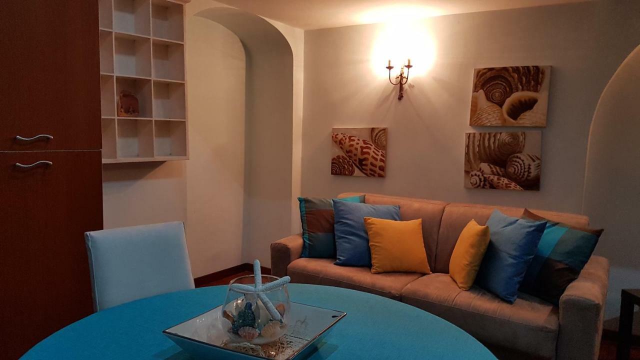 Il Salotto Di Nonna Cornelia 2 Hotel เนเปิลส์ ภายนอก รูปภาพ